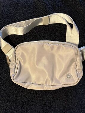 lululemon Everywhere Belt Bag 1L